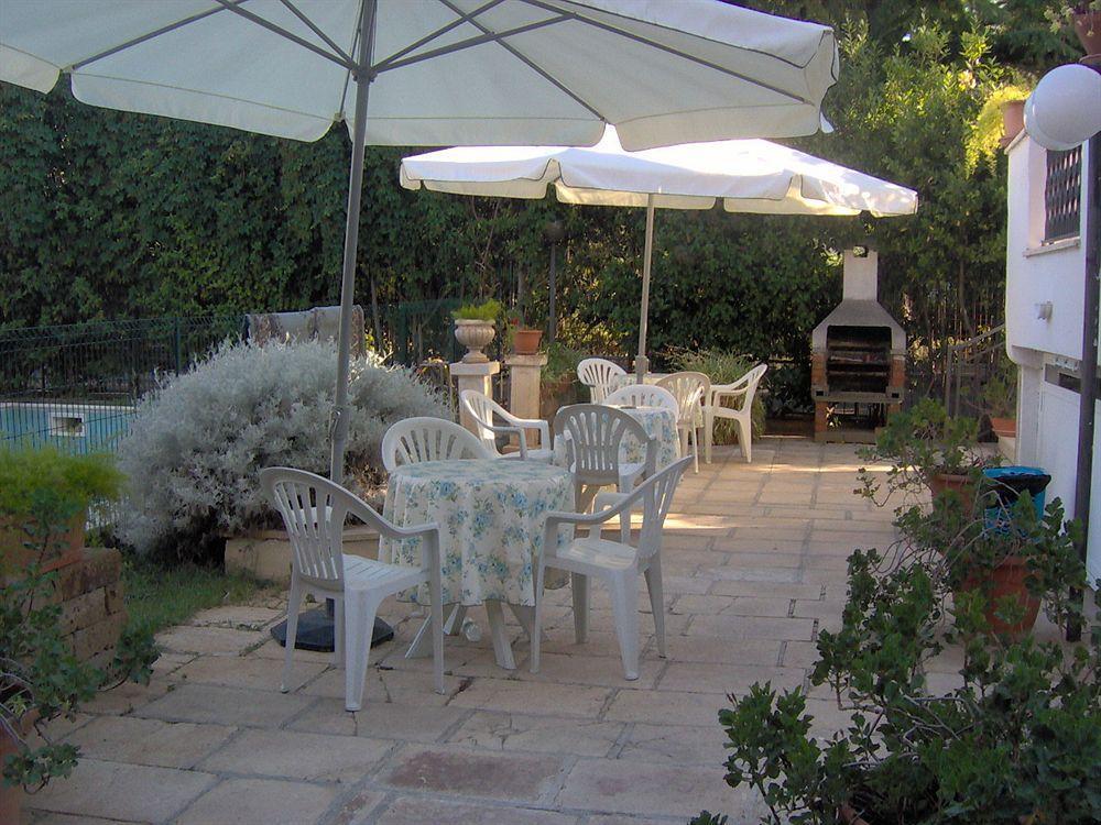 Bed&breakfast Santa Fara Bari Exteriör bild
