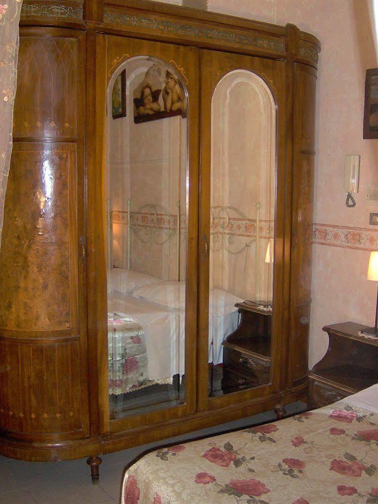 Bed&breakfast Santa Fara Bari Exteriör bild