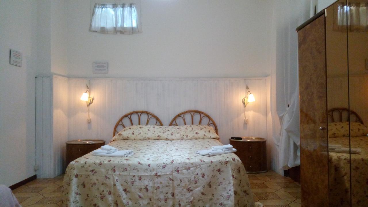 Bed&breakfast Santa Fara Bari Exteriör bild
