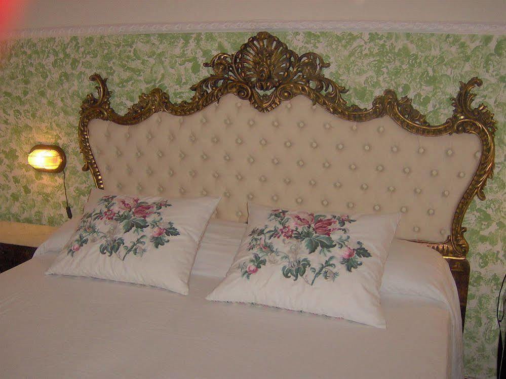 Bed&breakfast Santa Fara Bari Exteriör bild