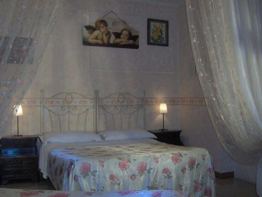 Bed&breakfast Santa Fara Bari Exteriör bild